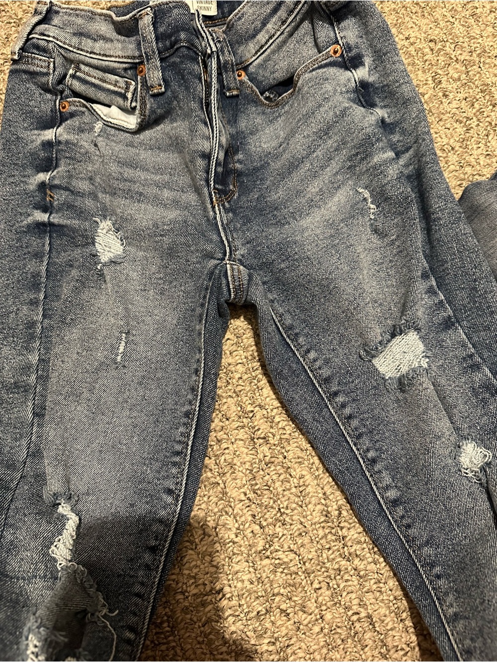 3 pairs for less than 1 pair 👖👖👖Distressed Blue Denim Jeans (3) pairs !!!!!!